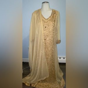 Maxi dress with dupatta and pants